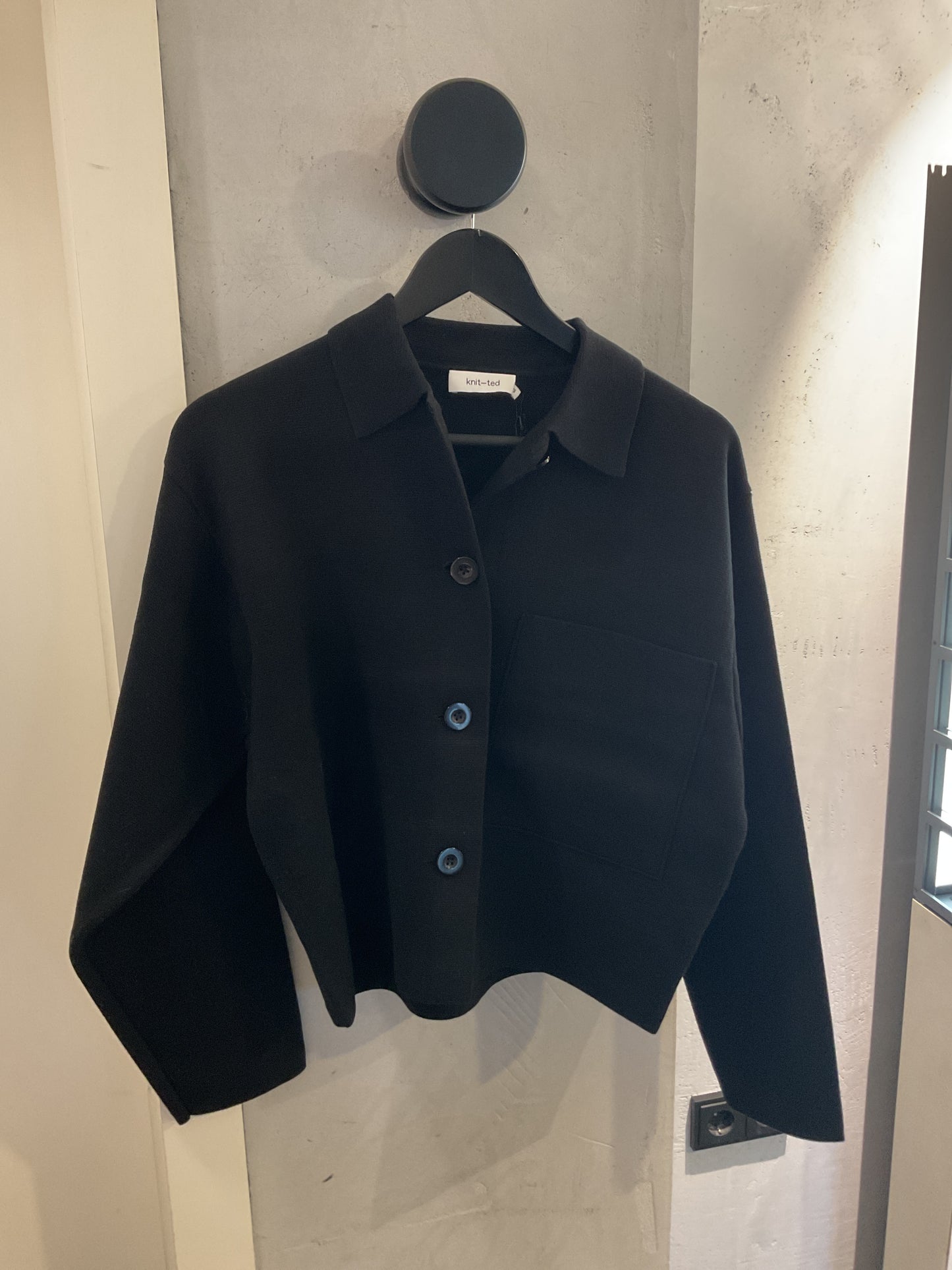 Knit-ted Strick Caridagan Joy Black