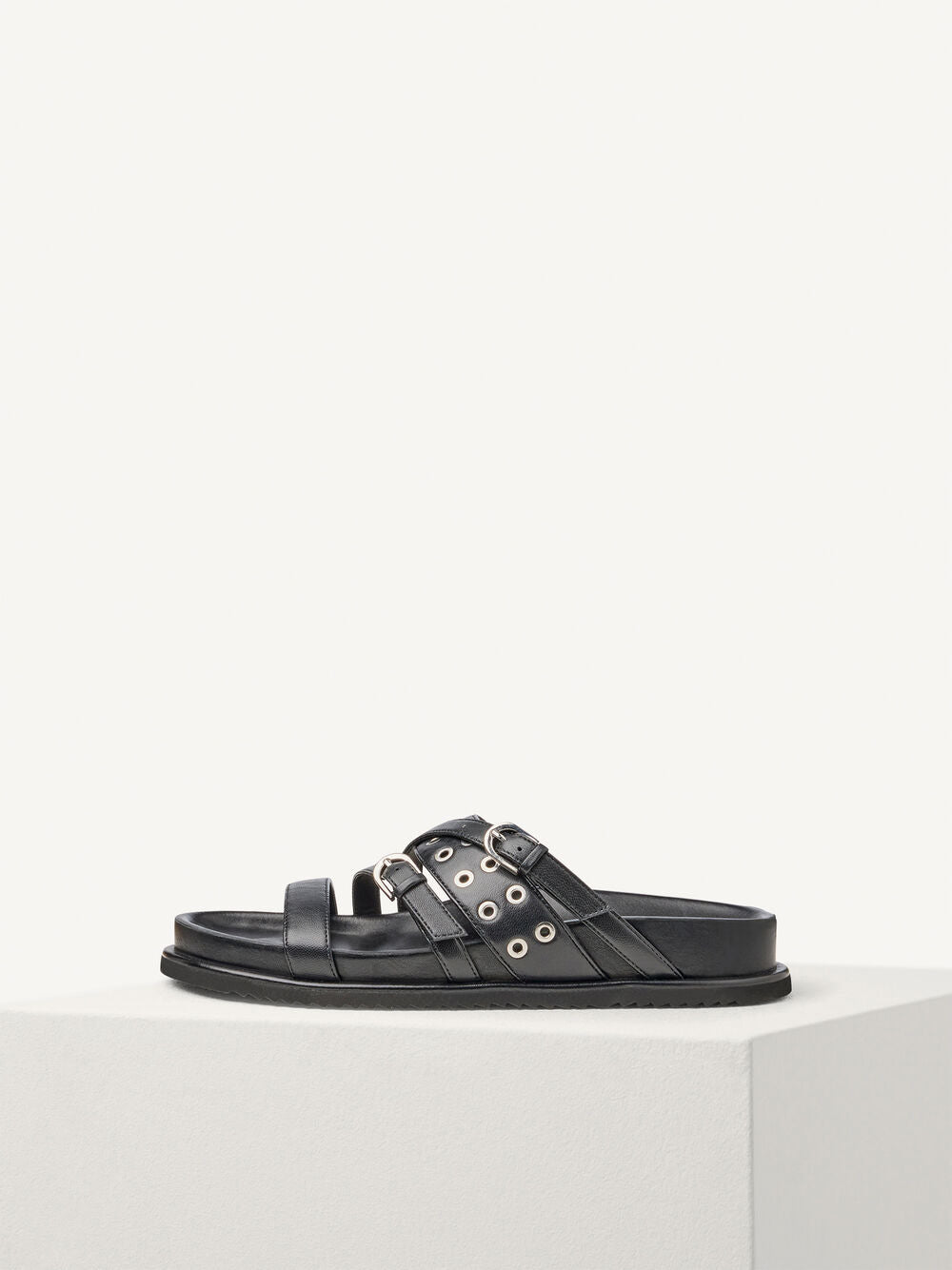 NEWD. 417 Black