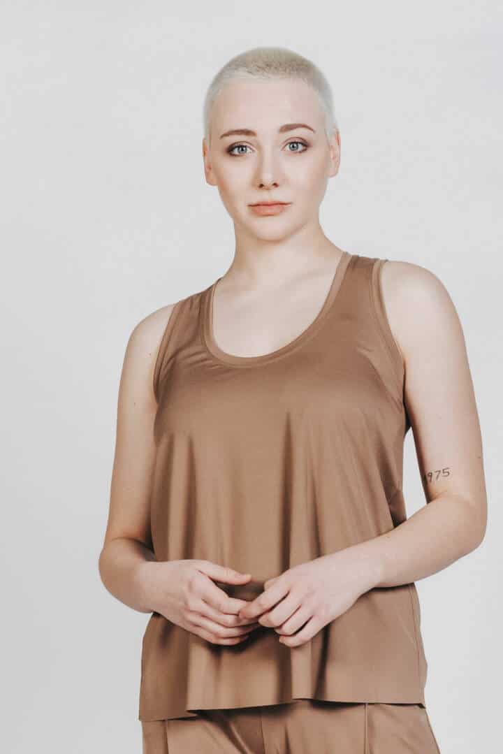 Deep white black swing top