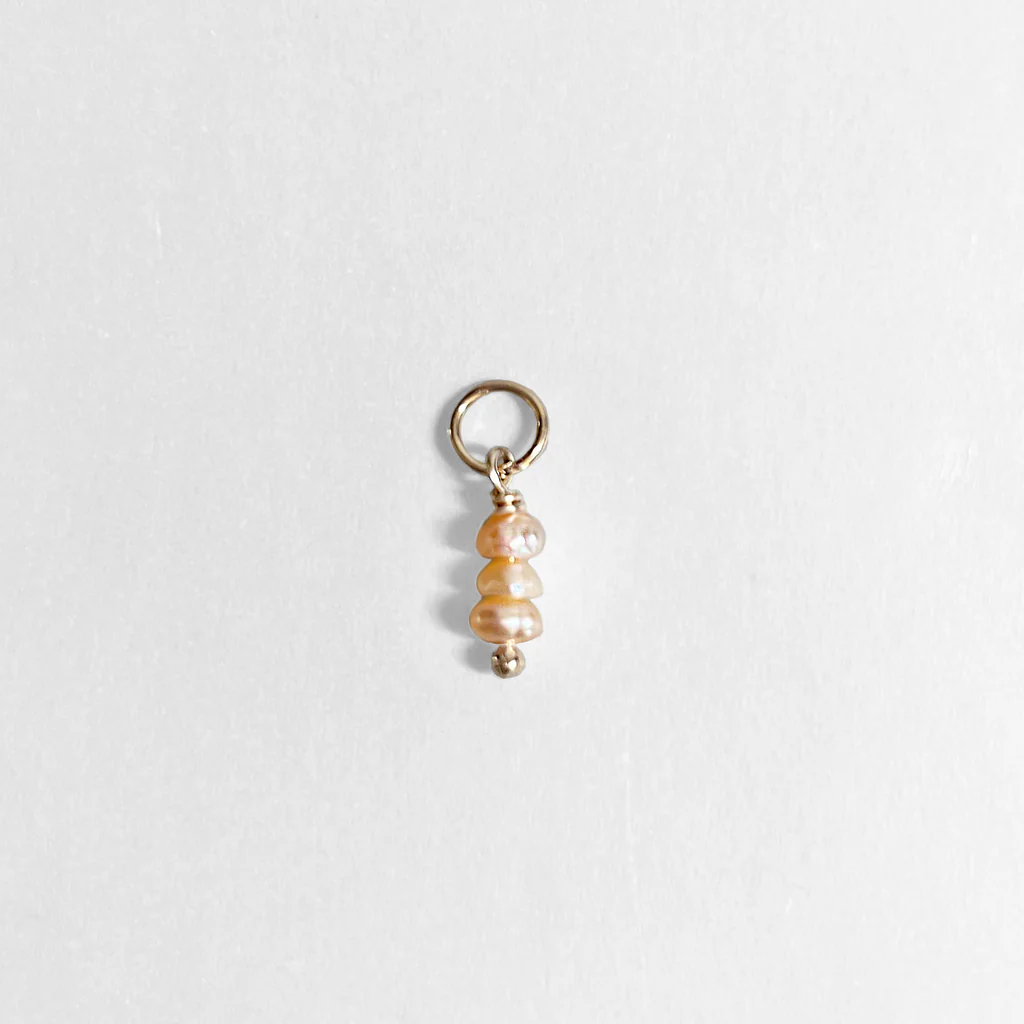 Epic Follower Charm Peachy Pearl