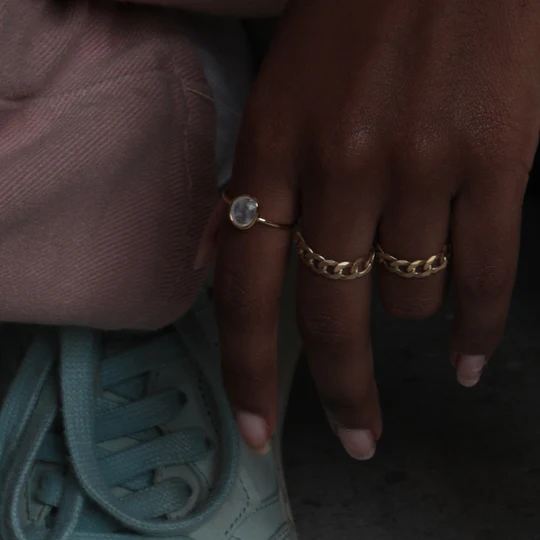 Ring Elise in Chains